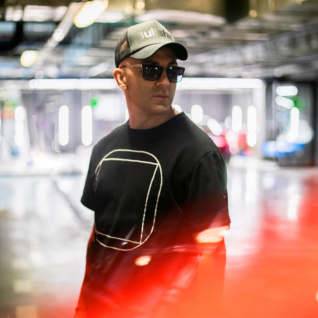 Футболка черная