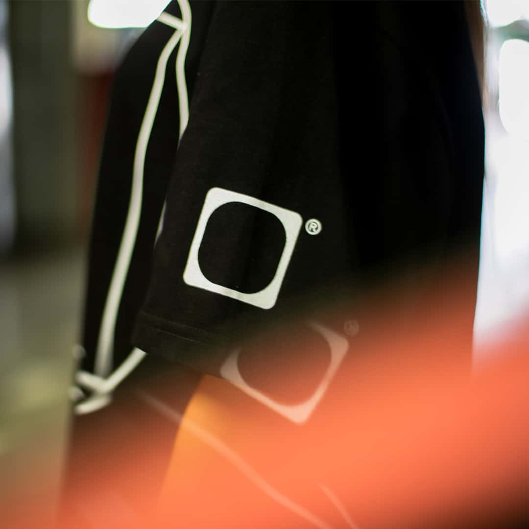 Футболка черная